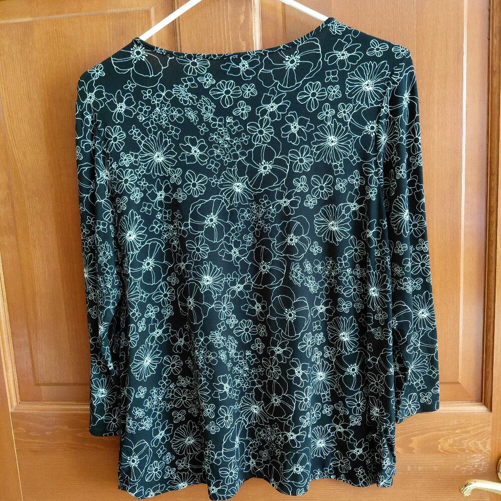 JJill Wearever Sz Medium Petite 3/4 sleeve Black with white. - Picture 3 of 3